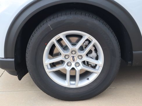 New 2026 Ford Explorer Active w/ Active Comfort Package RWD image 19