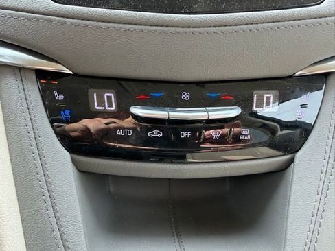 Used 2021 Cadillac XT5 Premium Luxury FWD image 18