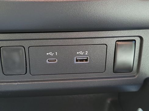 Used 2022 Nissan Frontier SV image 24