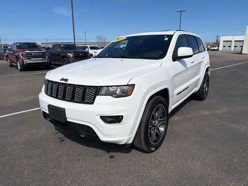 Used 2020 Jeep Grand Cherokee Altitude image 7