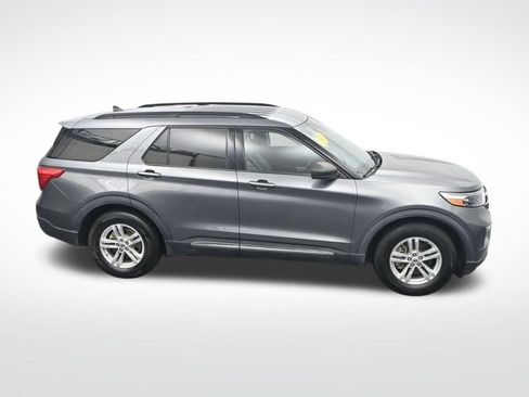 Used 2022 Ford Explorer XLT w/ Equipment Group 202A RWD image 27