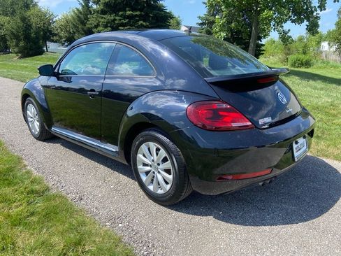 Used 2019 Volkswagen Beetle 2.0T S FWD image 3