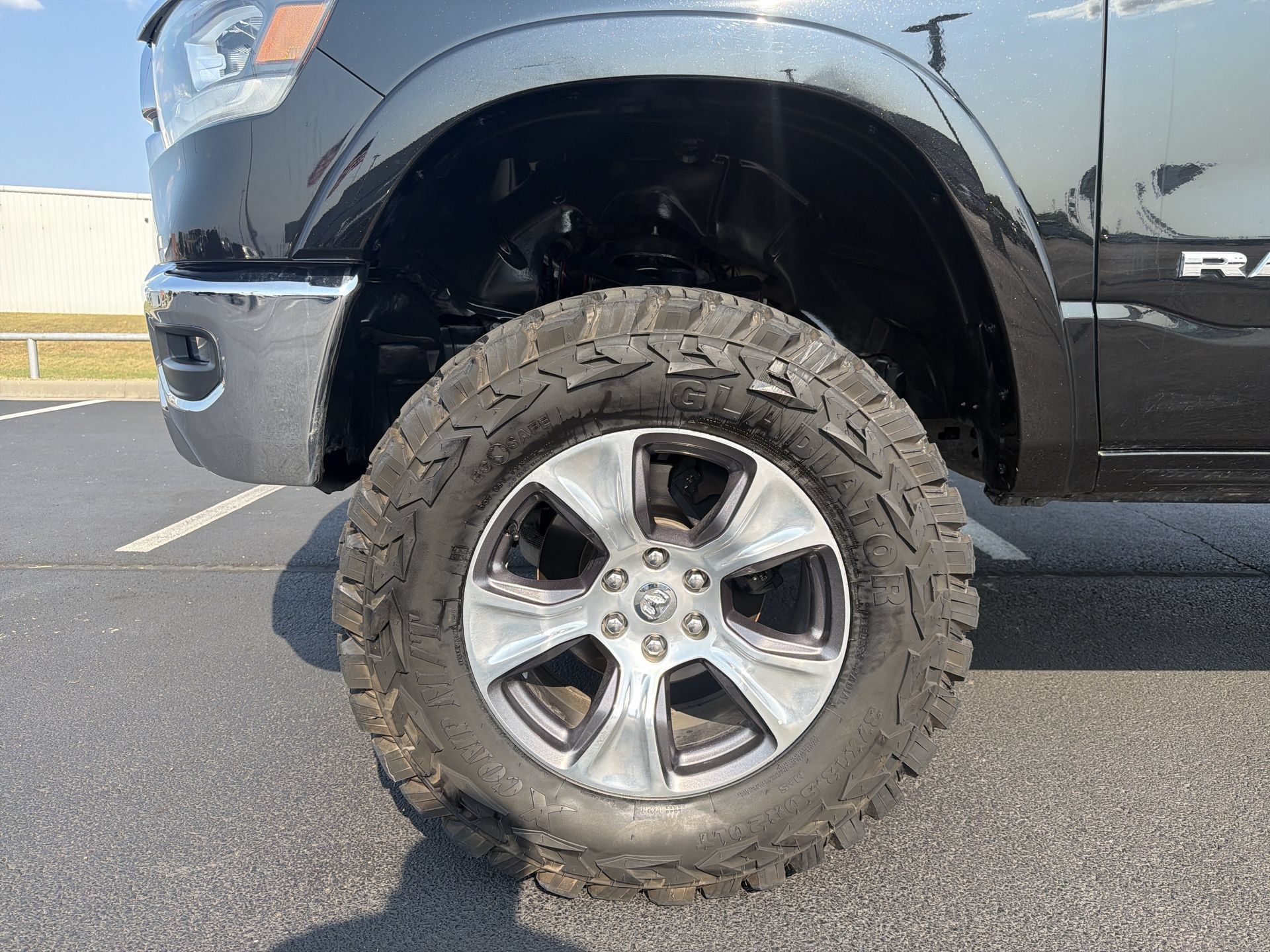 Used 2020 RAM 1500 Laramie AWD/4WD image 10