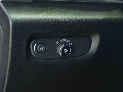 Used 2023 Chevrolet Traverse LT FWD image 38