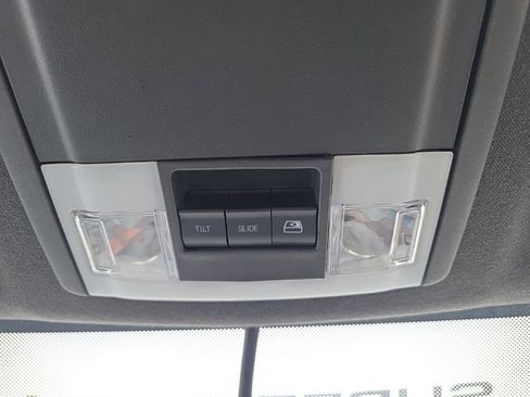 Used 2016 Ford F350 Lariat w/ Lariat Ultimate Package image 32