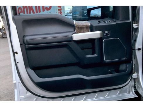 Used 2017 Ford F350 Lariat w/ Lariat Ultimate Package image 25