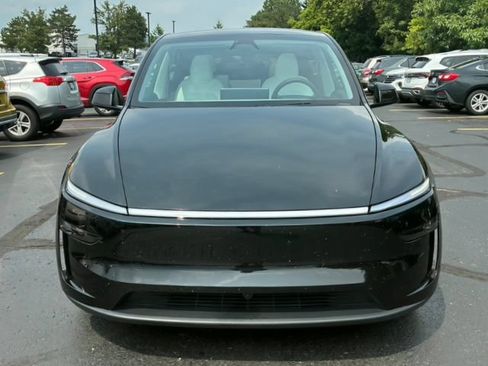 Used 2026 Tesla Model Y AWD image 2