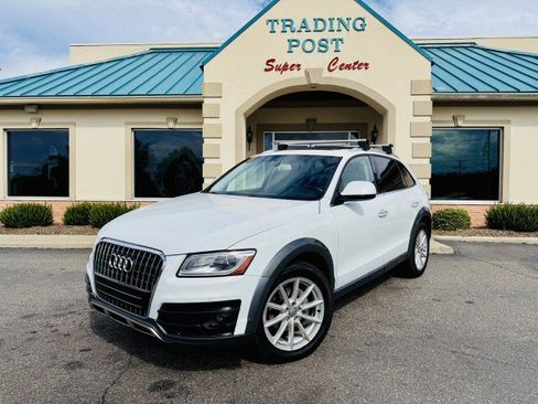 Used 2017 Audi Q5 2.0T Premium Plus w/ Technology Package image 2