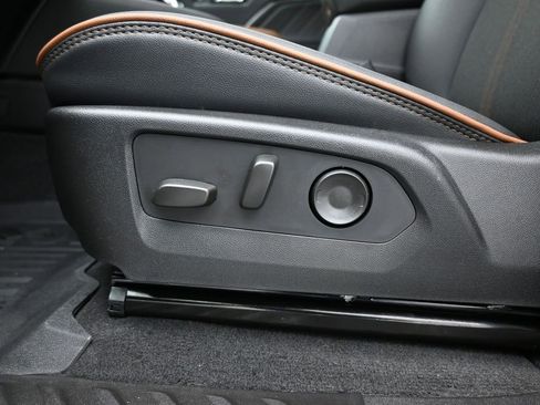 New 2026 GMC Canyon AT4 image 13