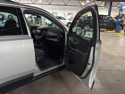 Used 2020 Chevrolet Traverse LT w/ LPO, Cargo Package image 23