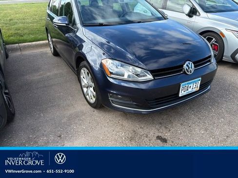 Used 2017 Volkswagen Golf SE FWD image 1
