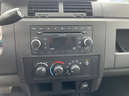 Used 2008 Dodge Dakota SXT w/ Convenience Group RWD image 11