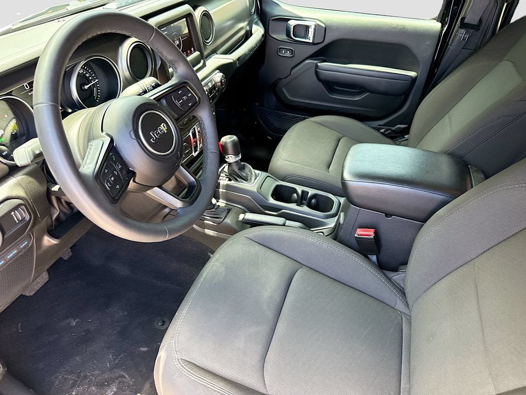 Certified 2023 Jeep Wrangler Unlimited AWD/4WD image 25