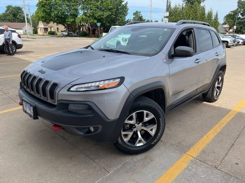 Used 2014 Jeep Cherokee Trailhawk w/ Comfort/Convenience Group AWD/4WD image 1