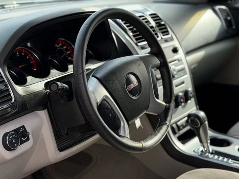 Used 2011 GMC Acadia SLE FWD image 5