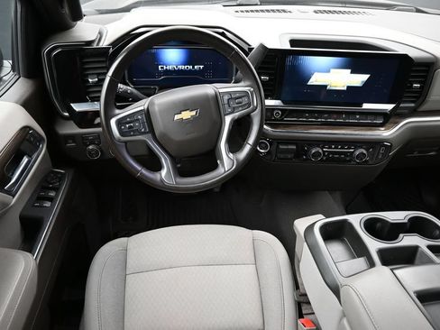 Used 2024 Chevrolet Silverado 1500 LT AWD/4WD image 3