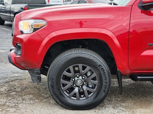 Used 2022 Toyota Tacoma SR5 image 8
