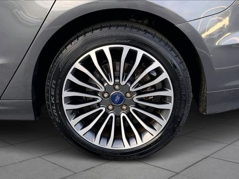 Used 2018 Ford Fusion Titanium FWD image 11