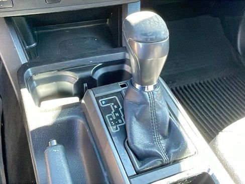 Used 2016 Toyota Tacoma TRD Off-Road w/ Towing Package image 16