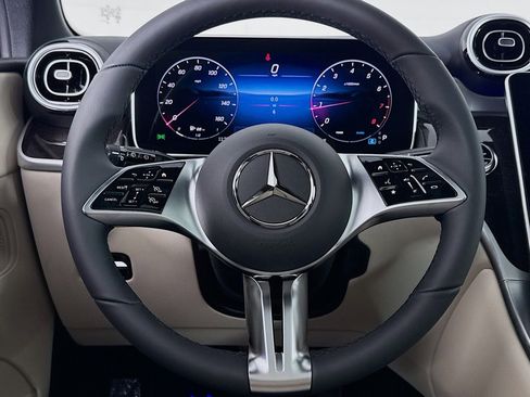 New 2026 Mercedes-Benz GLC 300 4MATIC image 17