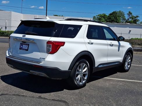 Used 2021 Ford Explorer XLT w/ Equipment Group 202A AWD/4WD image 12