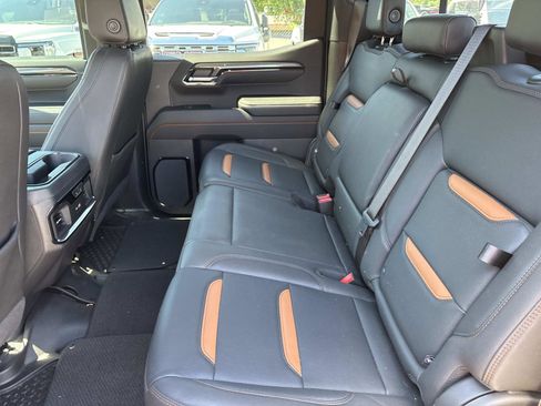 Used 2023 GMC Sierra 1500 AT4 w/ AT4 Premium Package AWD/4WD image 30