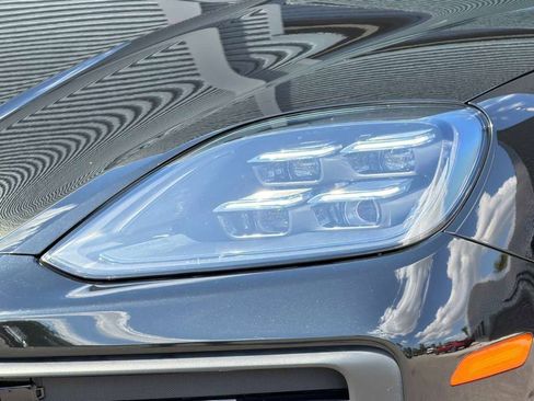 Certified 2024 Porsche Cayenne AWD/4WD image 26