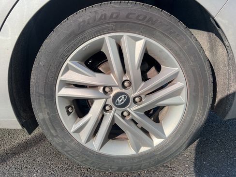 Used 2020 Hyundai Elantra Value Edition w/ Cargo Package (C1) image 20