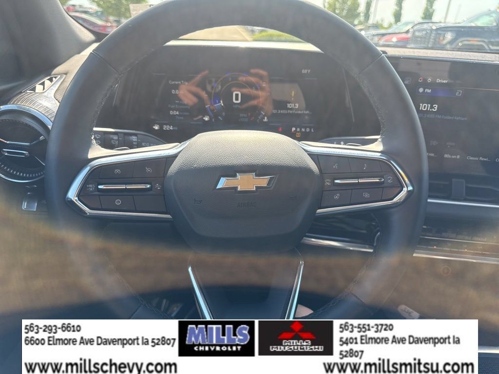 Used 2025 Chevrolet Equinox LT FWD image 10