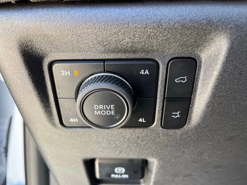 Used 2025 Ford Expedition Platinum AWD/4WD image 28