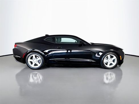 Used 2021 Chevrolet Camaro LT image 8