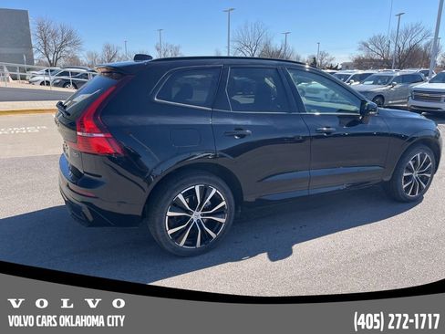 Used 2025 Volvo XC60 B5 Plus image 5