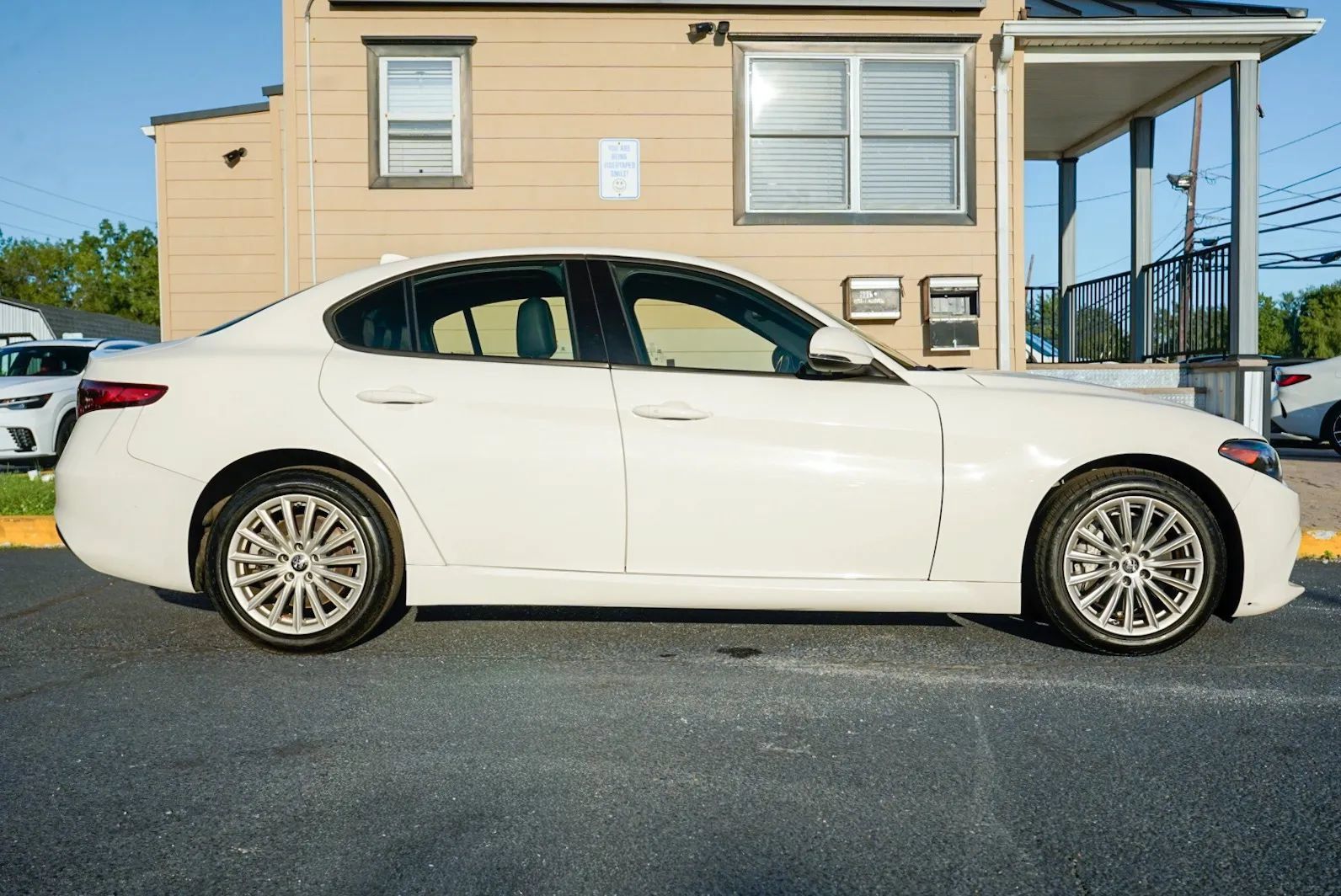 Used 2022 Alfa Romeo Giulia Sprint AWD/4WD image 4