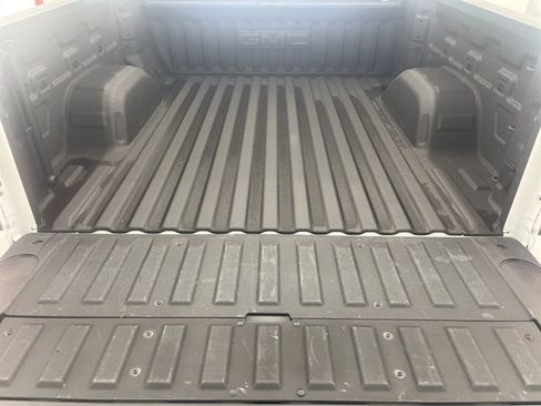 Used 2025 GMC Sierra 1500 AT4 w/ AT4 Premium Package AWD/4WD image 7