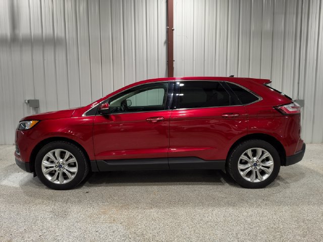 Used 2022 Ford Edge Titanium w/ Class II Trailer Tow Package AWD/4WD image 9