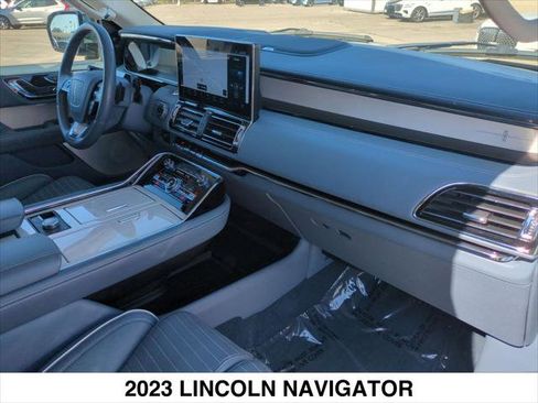 Used 2023 Lincoln Navigator Black Label image 27