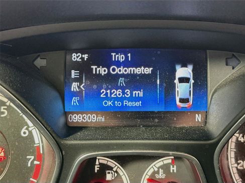 Used 2018 Ford Focus ST w/ Equipment Group 402A FWD image 23