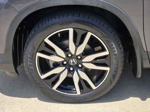 Used 2021 Honda Pilot Touring image 7