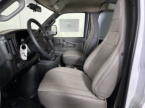 New 2025 GMC Savana 3500 Extended w/ Driver Convenience Package image 18