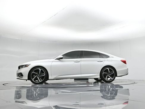 Used 2020 Honda Accord Sport image 7