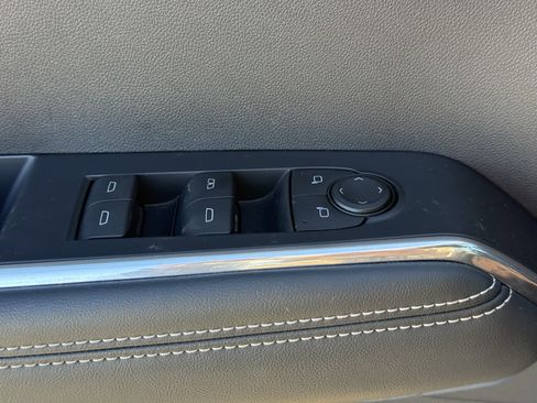 Used 2024 GMC Acadia Elevation image 25