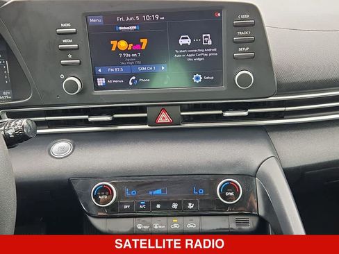 Used 2022 Hyundai Elantra SEL FWD image 28