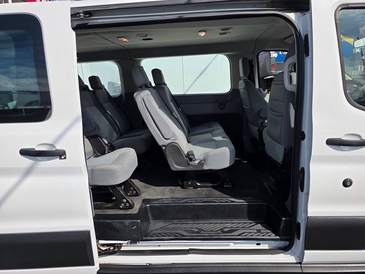 Used 2019 Ford Transit 350 XLT RWD image 21