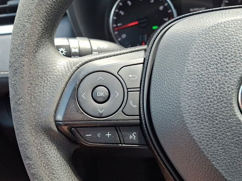 Used 2021 Toyota RAV4 XLE AWD/4WD image 20