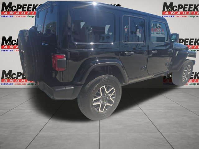 Used 2026 Jeep Wrangler Unlimited Sahara AWD/4WD image 5