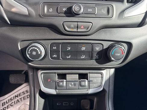 Used 2024 GMC Terrain SLE image 17