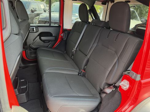 Used 2025 Jeep Wrangler Unlimited Rubicon 4xe w/ Safety Group AWD/4WD image 33