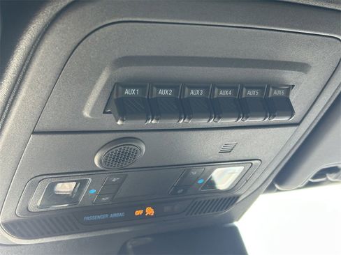 Used 2023 Ford Bronco Wildtrak image 29