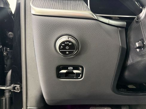 Certified 2025 Mercedes-Benz GLC 300 4MATIC image 10