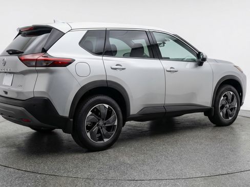 Used 2025 Nissan Rogue SV image 9